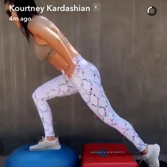 Varley | Pacific Sport Leggings in Python Print - Picture 2 of 9